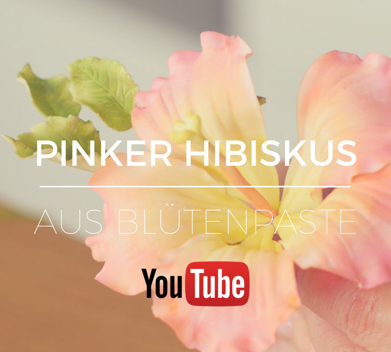 Pinker Hibiskus aus Blütenpaste modellieren lernst du auf meinem YouTube Kanal